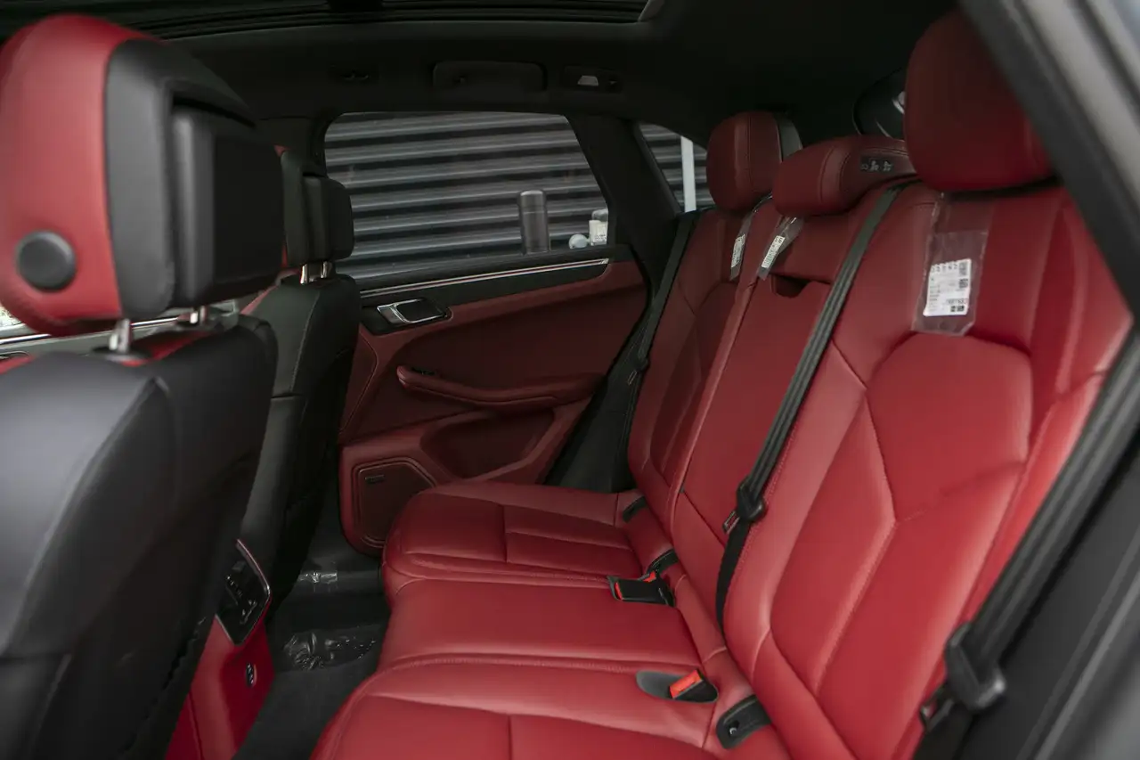 Porsche Macan - Image 26