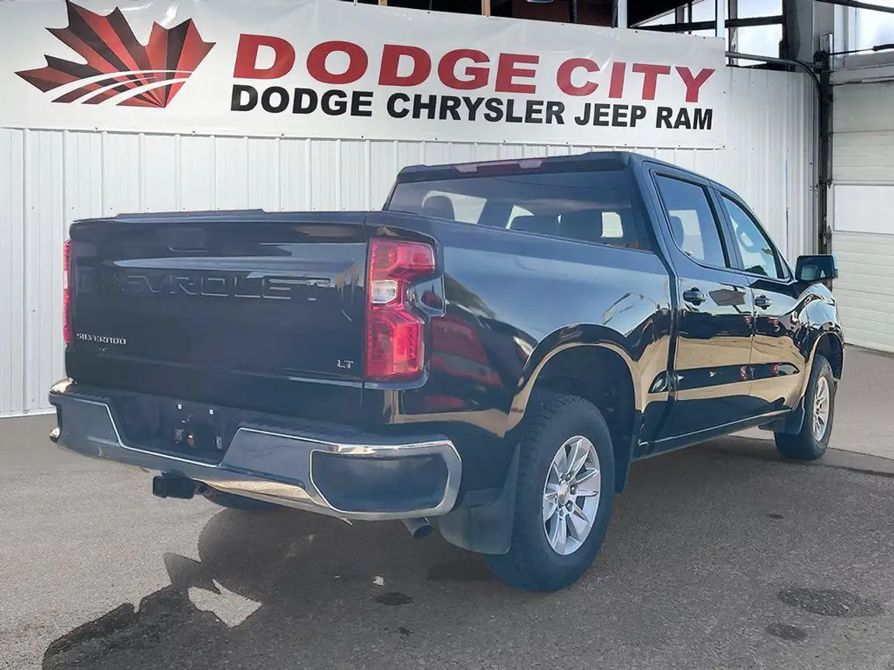 Chevrolet Silverado 1500 - Image 5