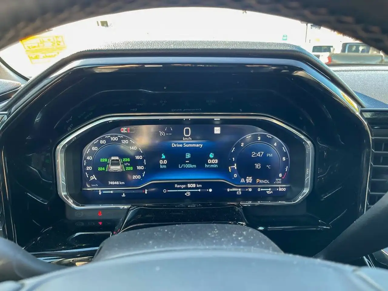 Chevrolet Silverado 1500 - Image 14