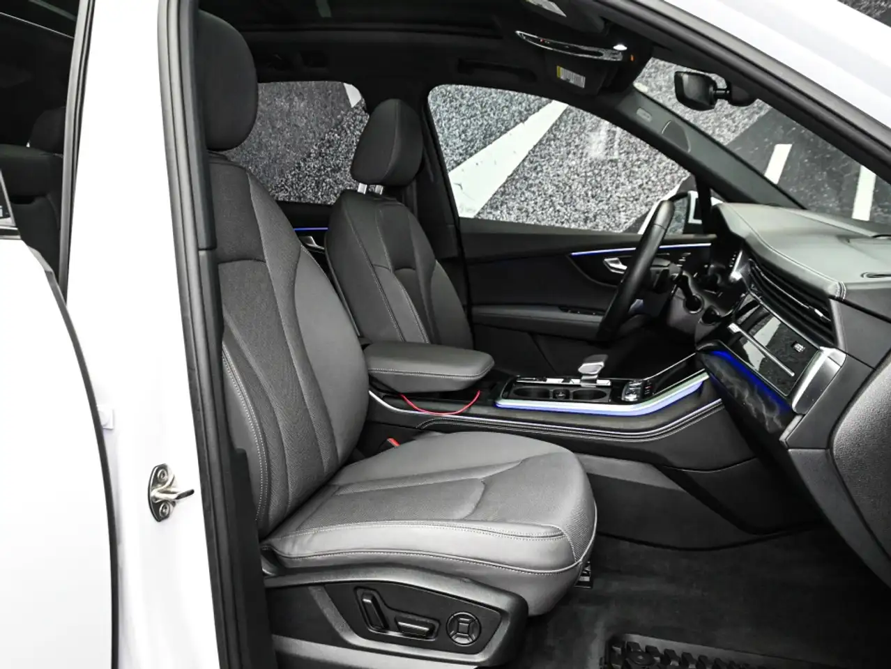 Audi Q7 - Image 9