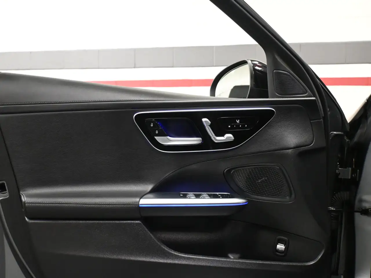 Mercedes-Benz C-Class - Image 11