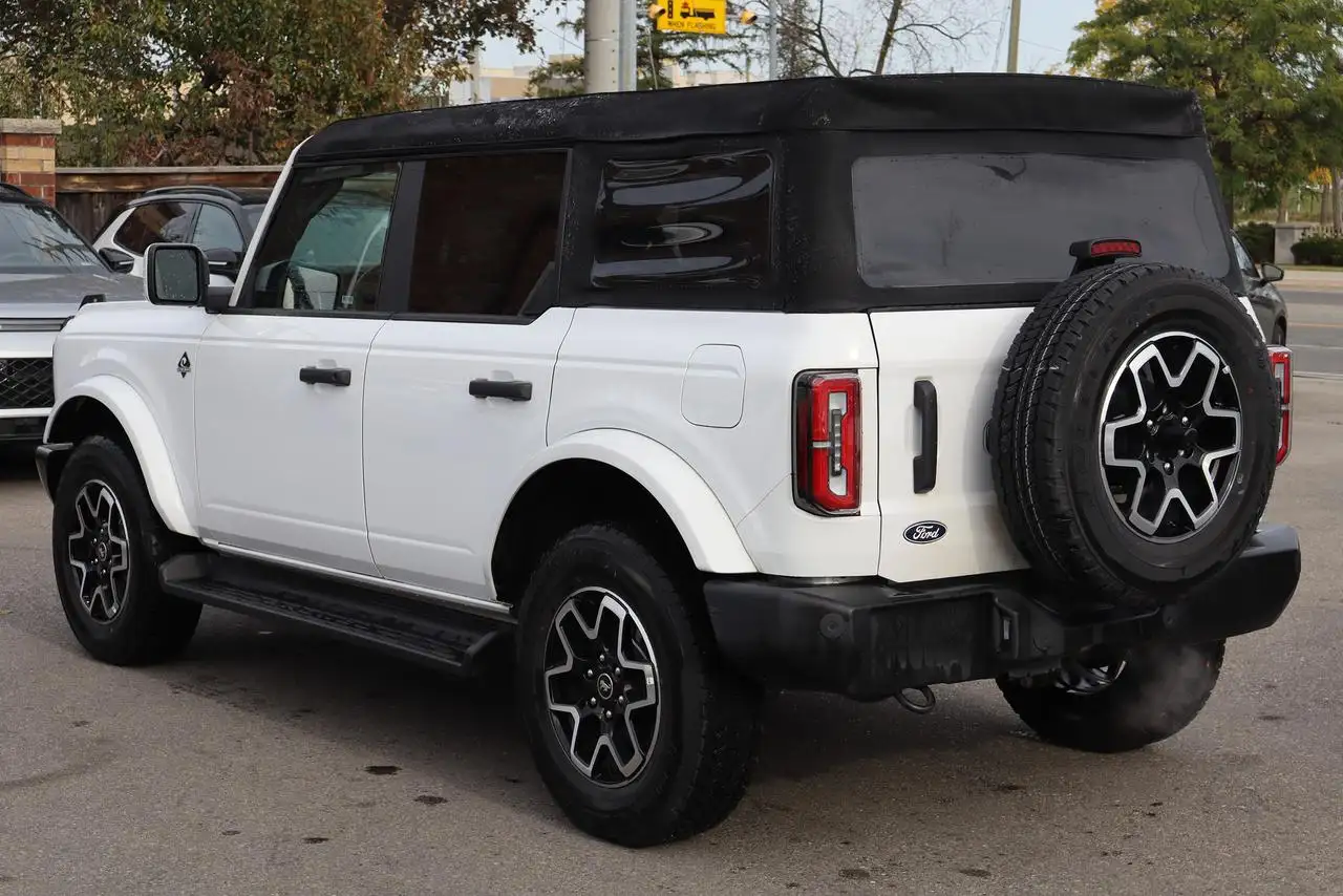 Ford Bronco - Image 4
