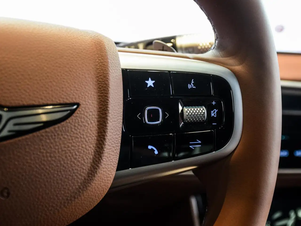 Genesis GV70 - Image 20