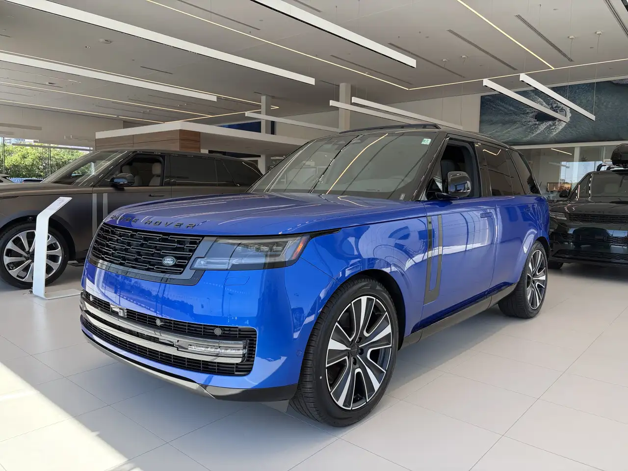 Land Rover Range Rover - Image 1