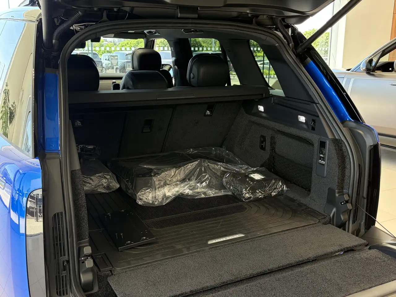 Land Rover Range Rover - Image 16