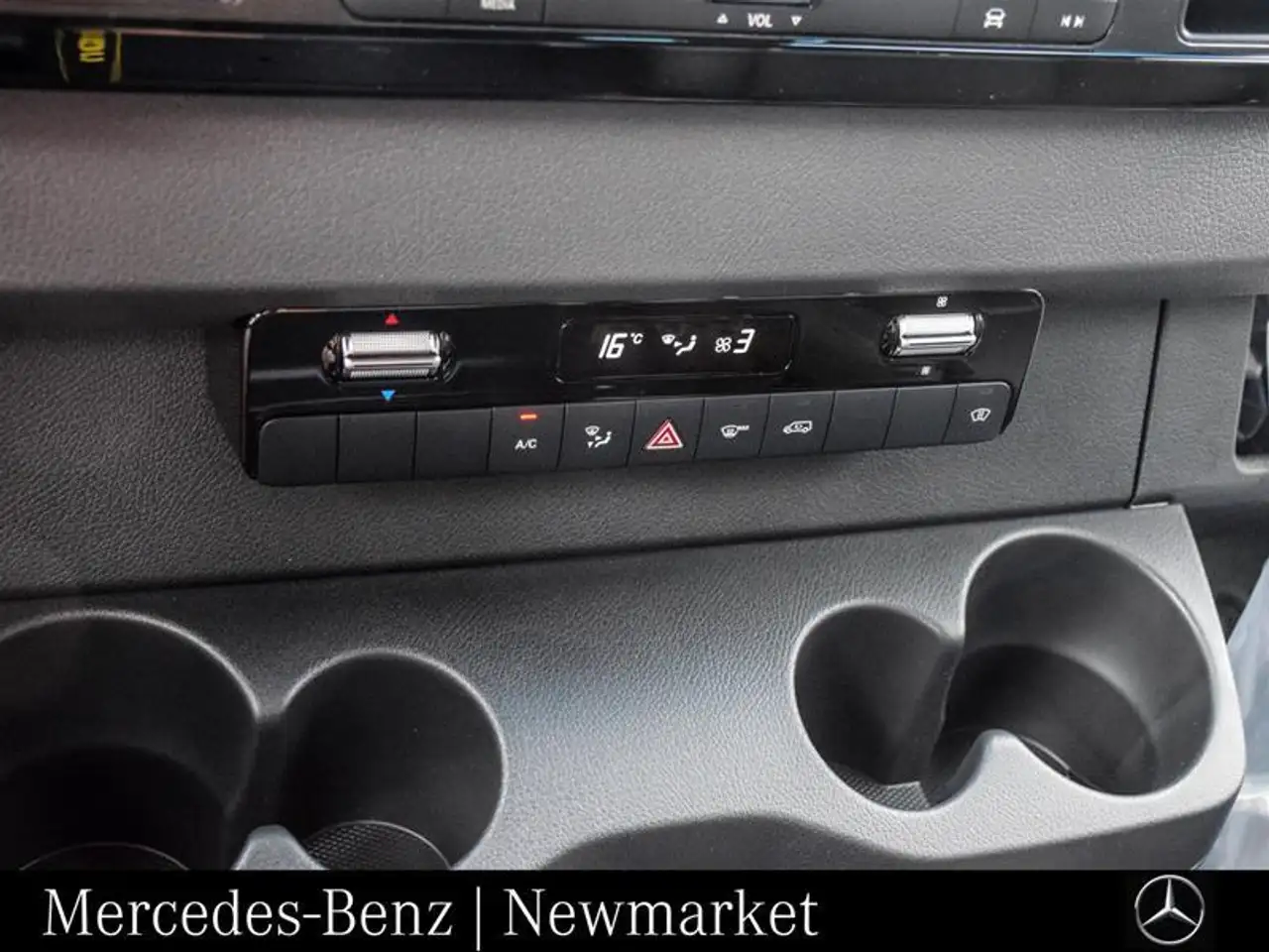 Mercedes-Benz Sprinter - Image 20