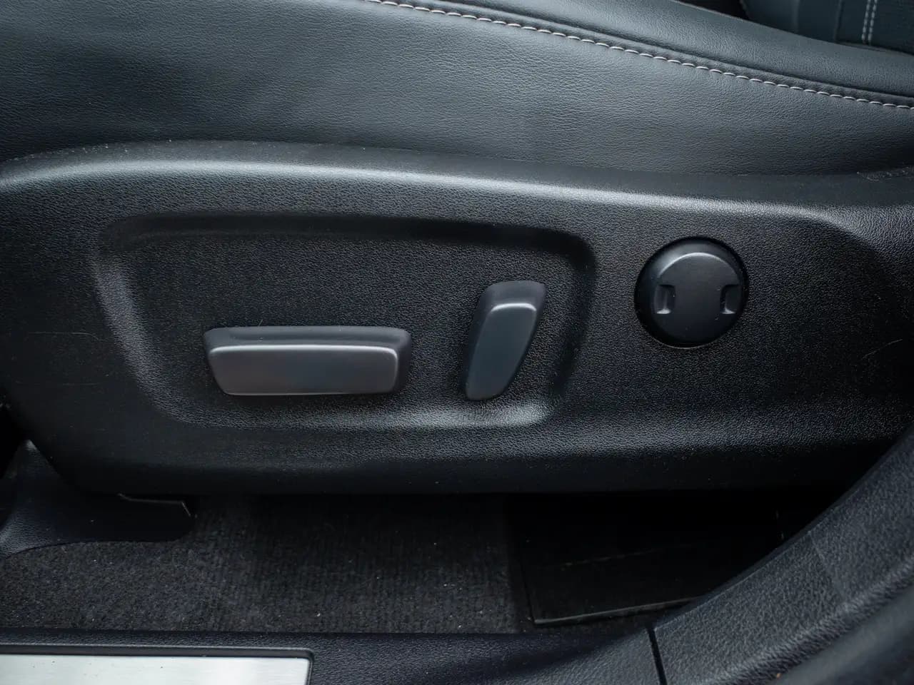 Lexus RX - Image 18