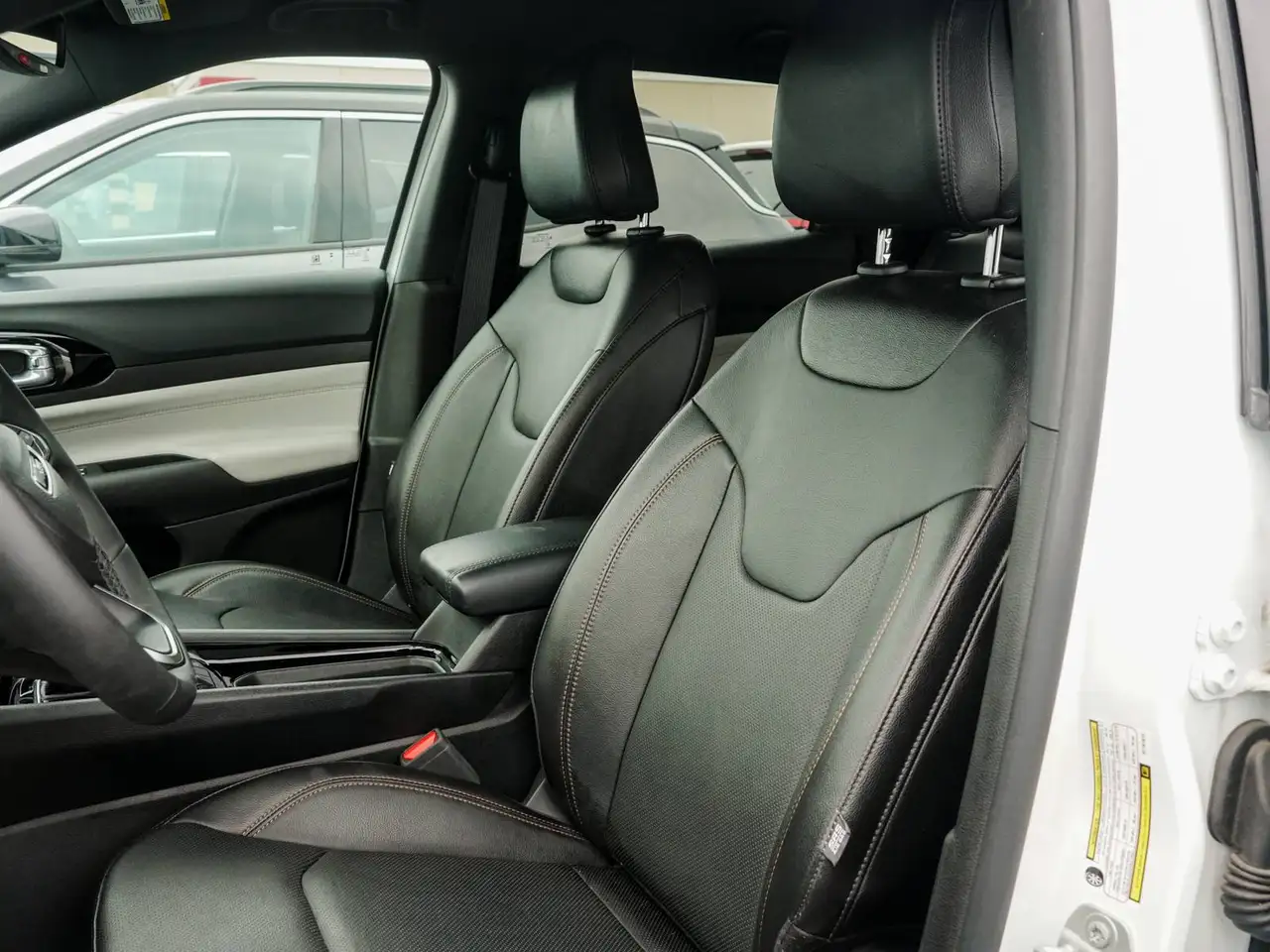 Jeep Compass - Image 11
