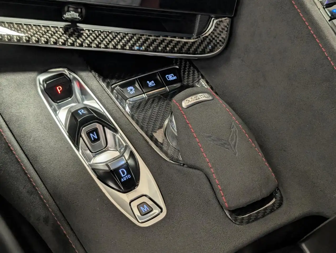 Chevrolet Corvette - Image 27