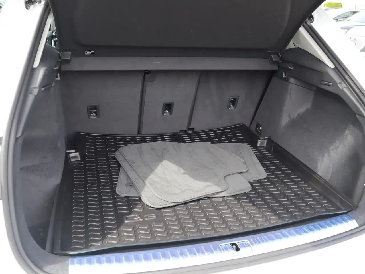 Audi Q3 - Image 19