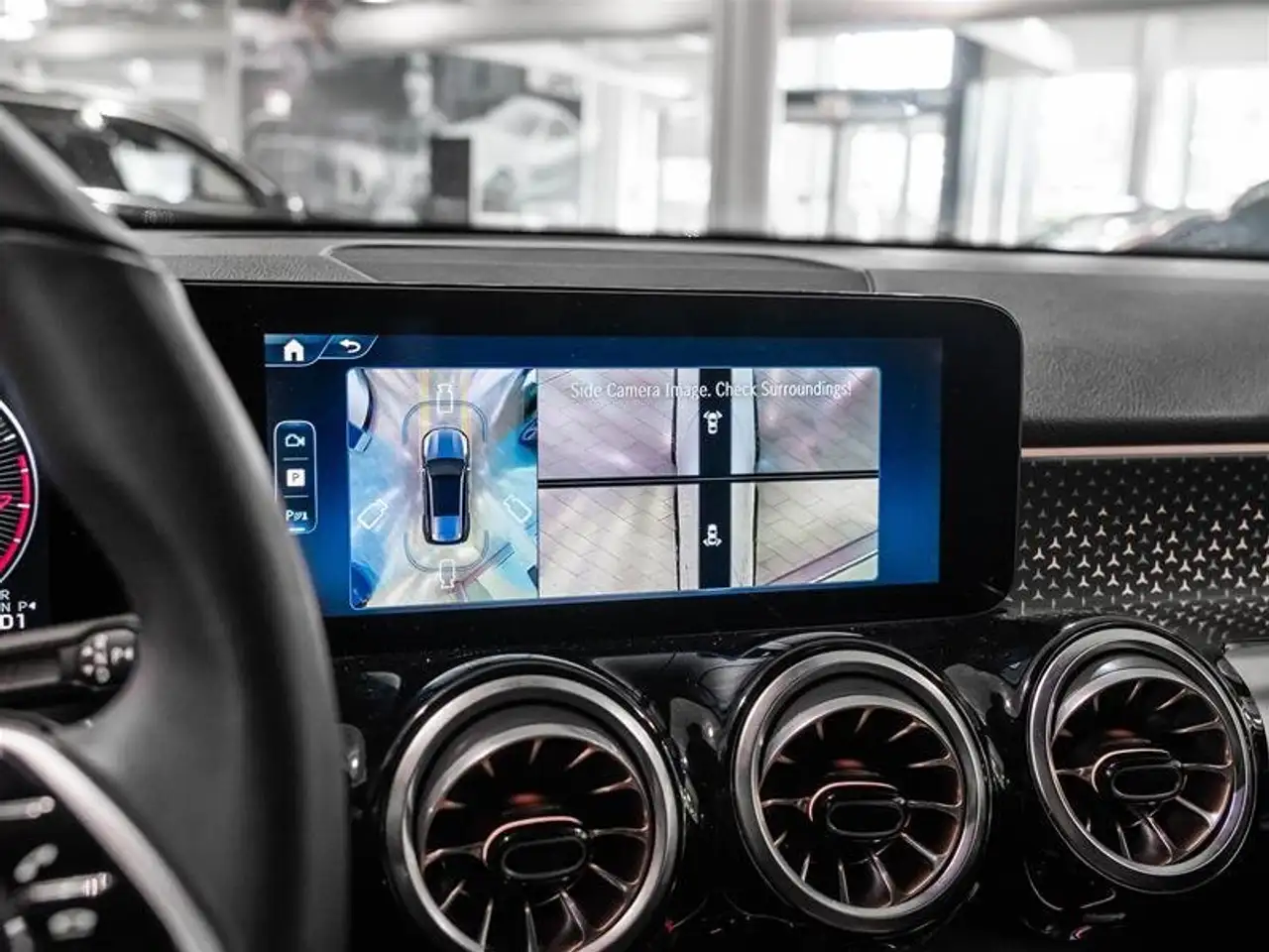 Mercedes-Benz GLB - Image 14