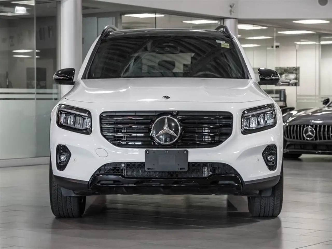 Mercedes-Benz GLB - Image 2
