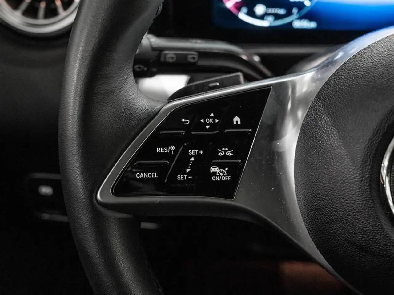 Mercedes-Benz GLB - Image 9