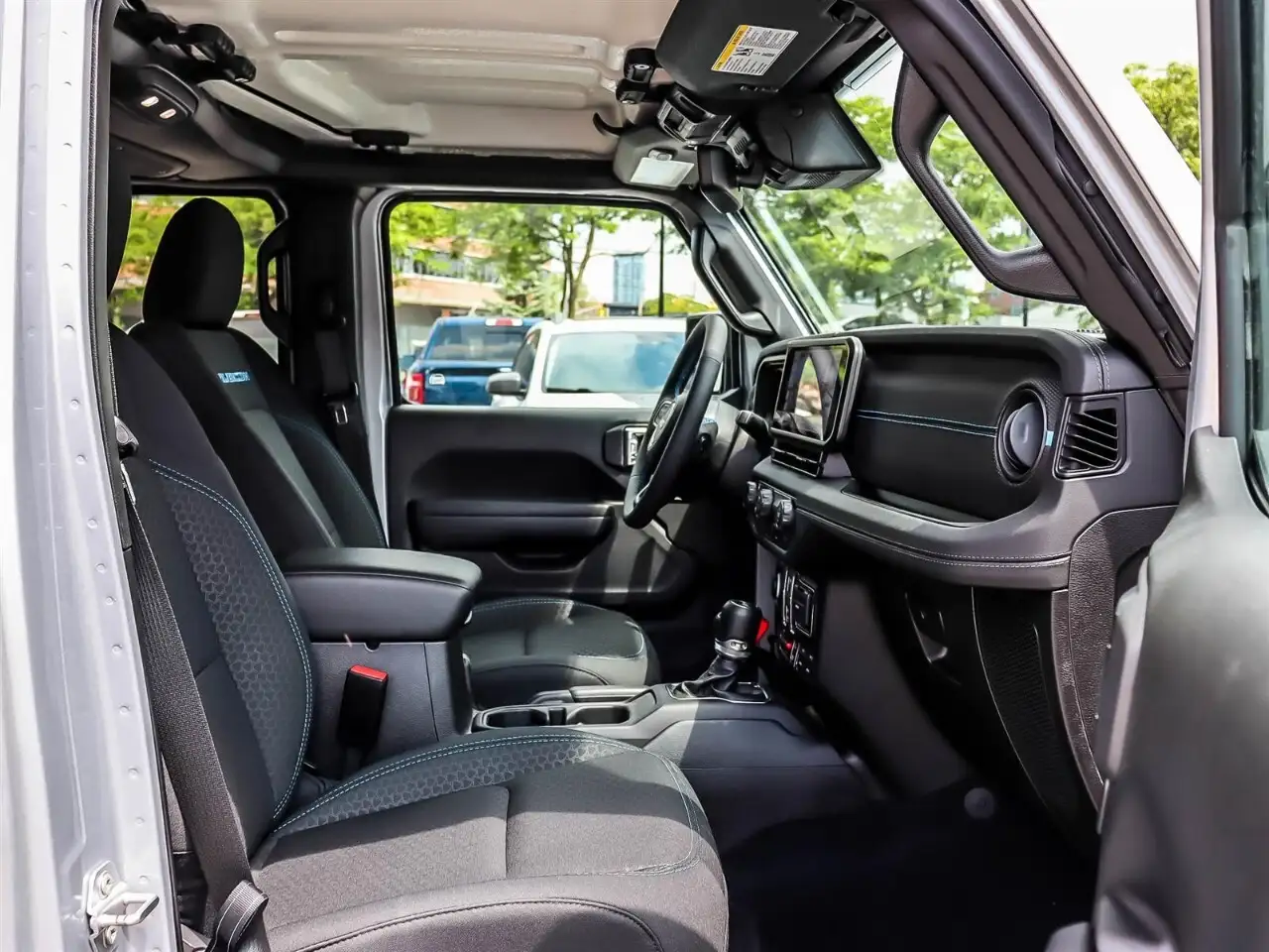 Jeep Wrangler - Image 13