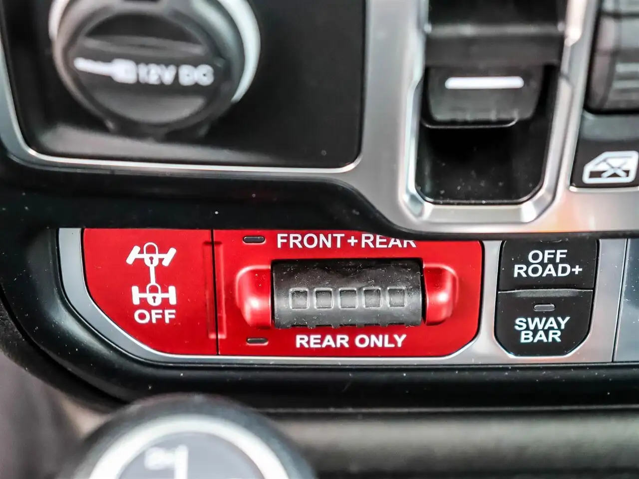 Jeep Wrangler - Image 27