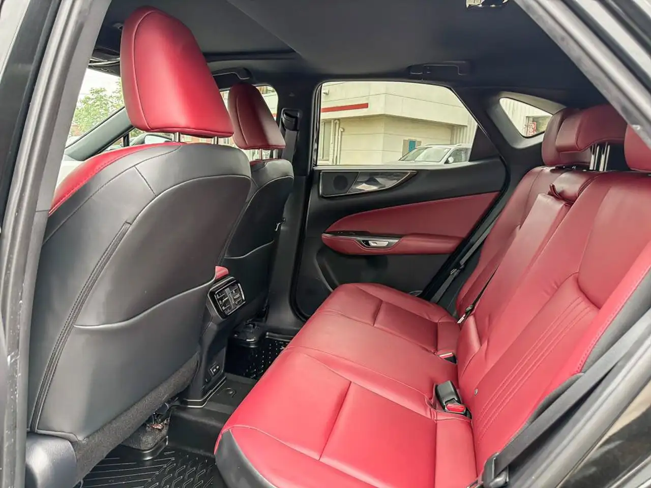 Lexus NX - Image 25