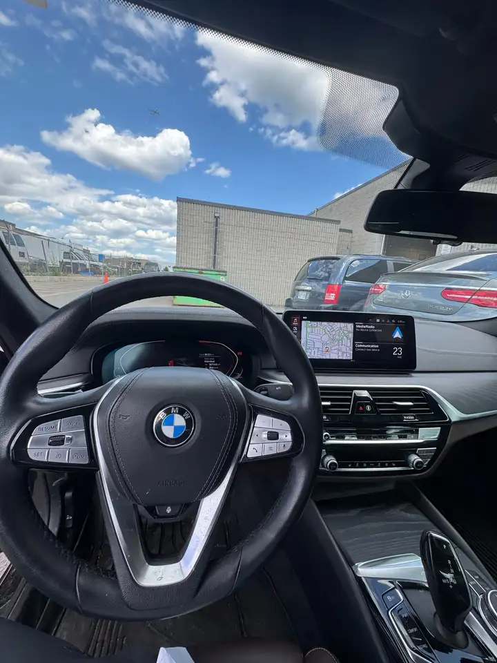 BMW 5 Series - Image 10