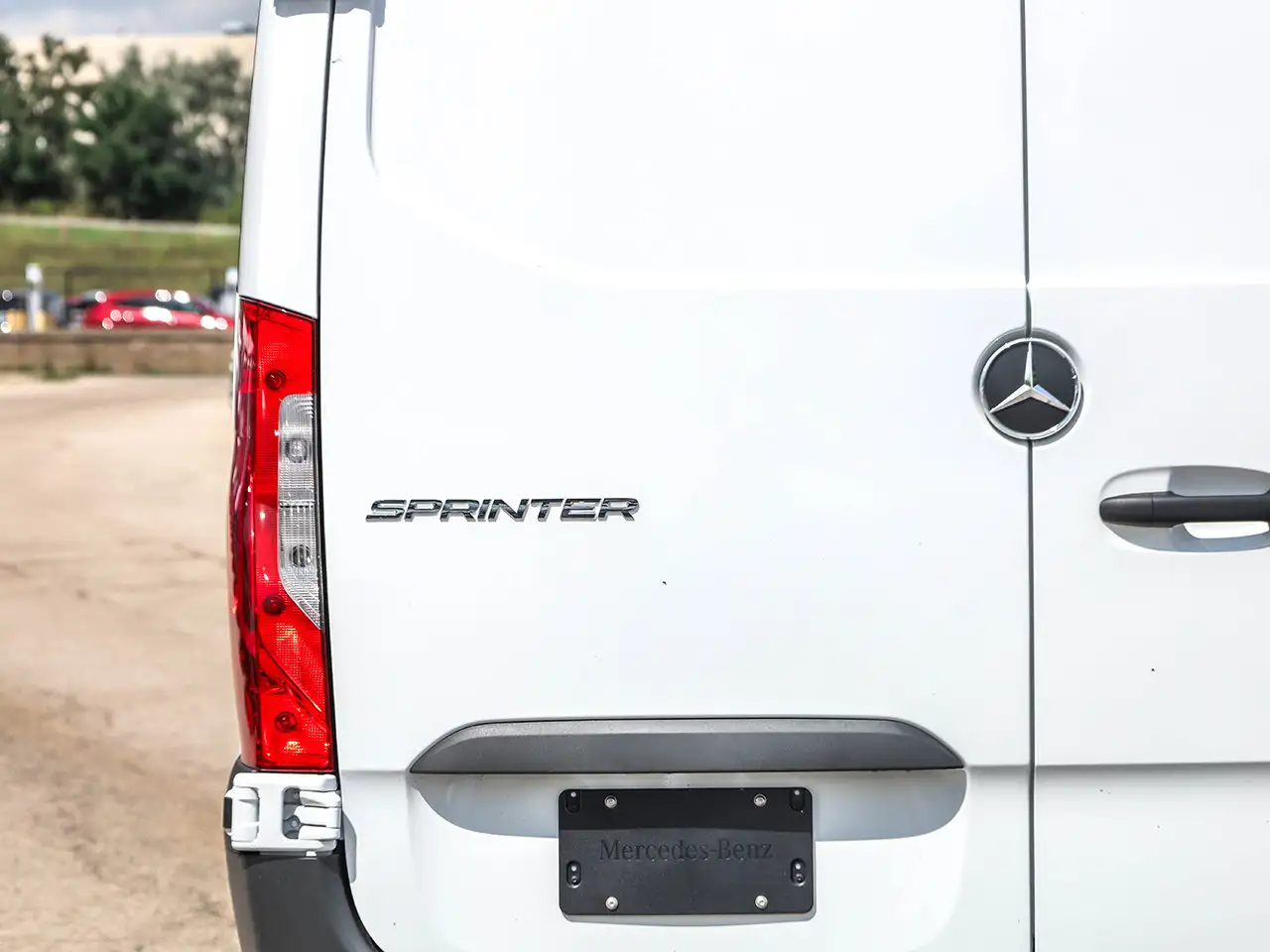 Mercedes-Benz Sprinter - Image 9