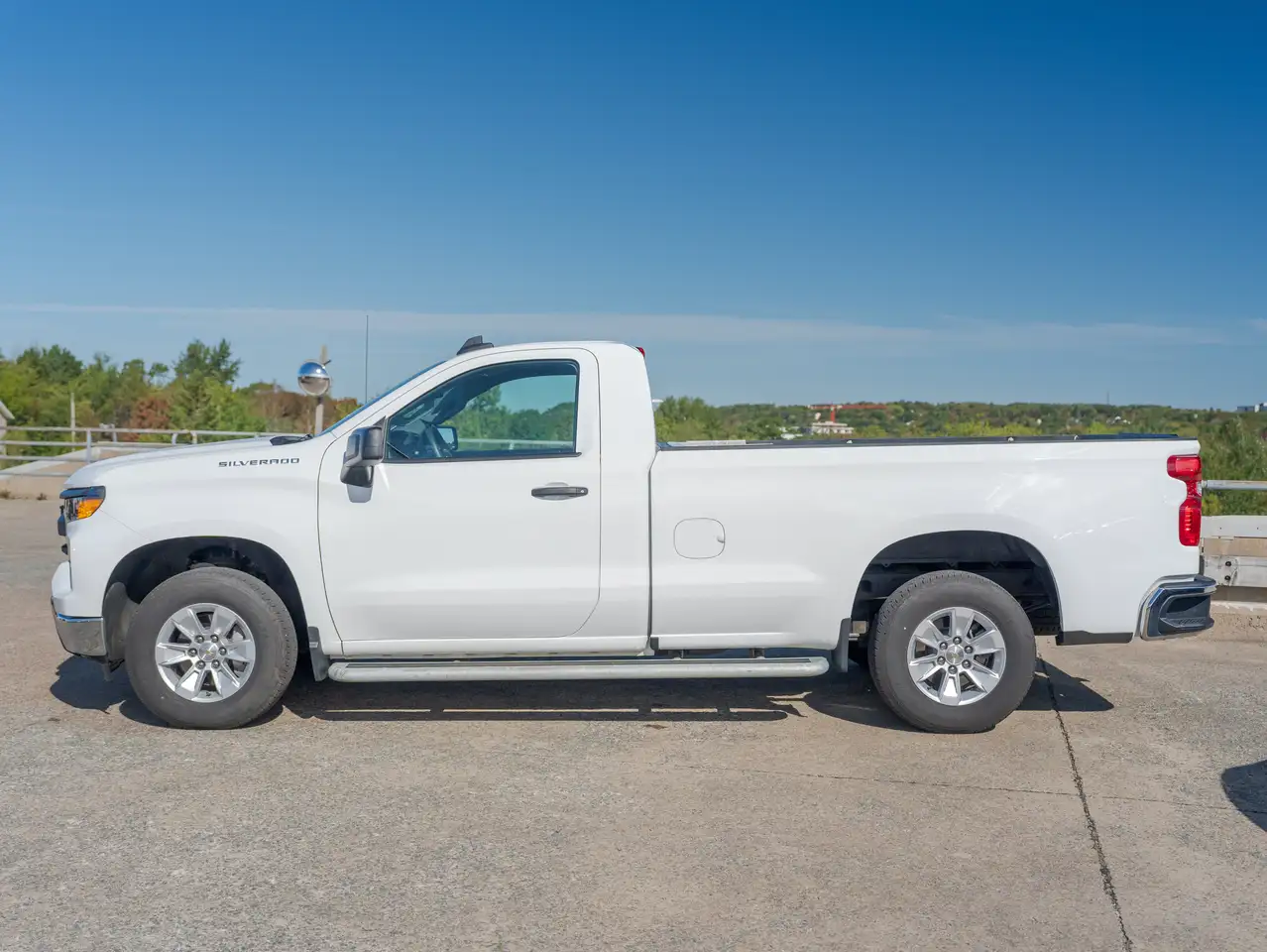 Chevrolet Silverado 1500 - Image 3