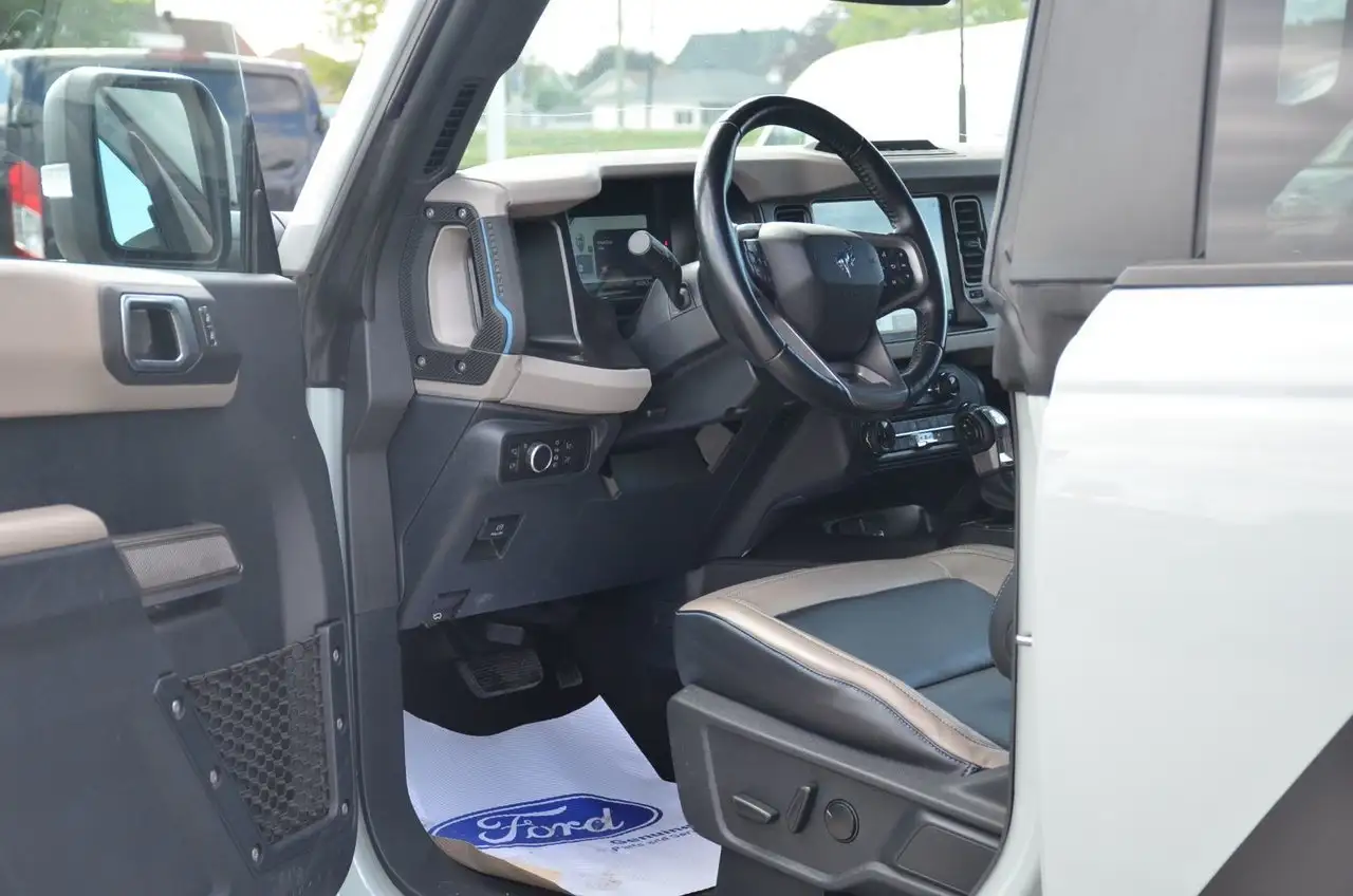 Ford Bronco - Image 16