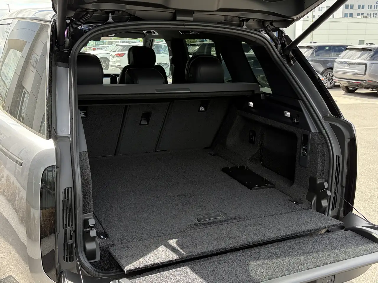 Land Rover Range Rover - Image 19