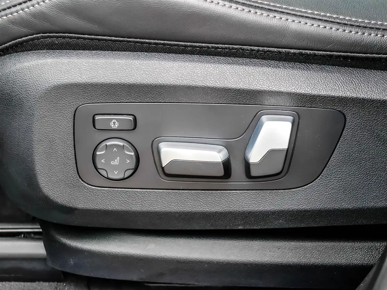BMW X5 - Image 27