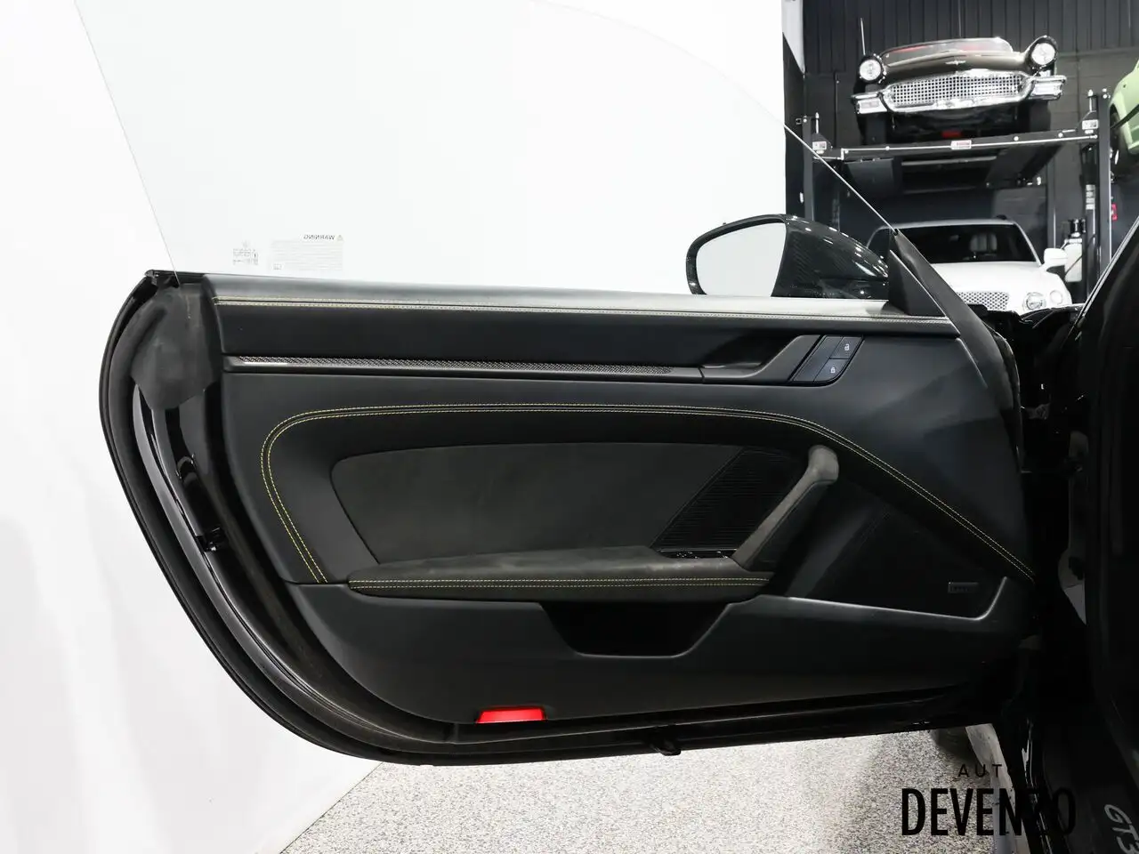 Porsche 911 - Image 10
