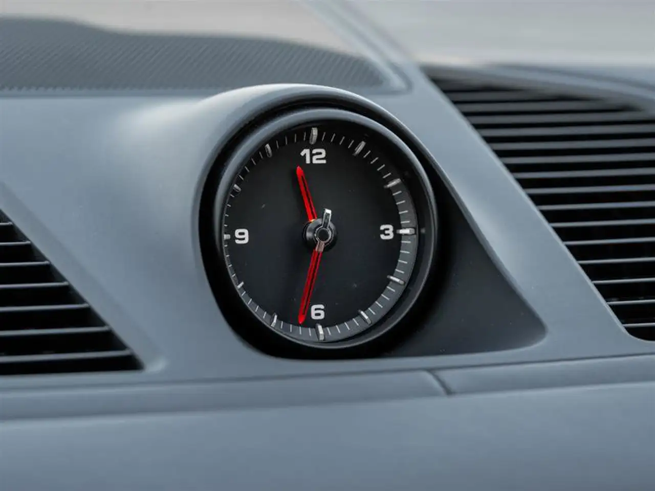 Porsche Cayenne - Image 28
