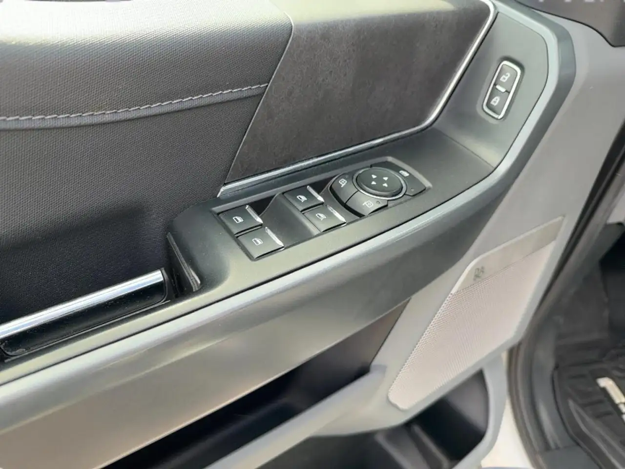 Ford F-150 - Image 18
