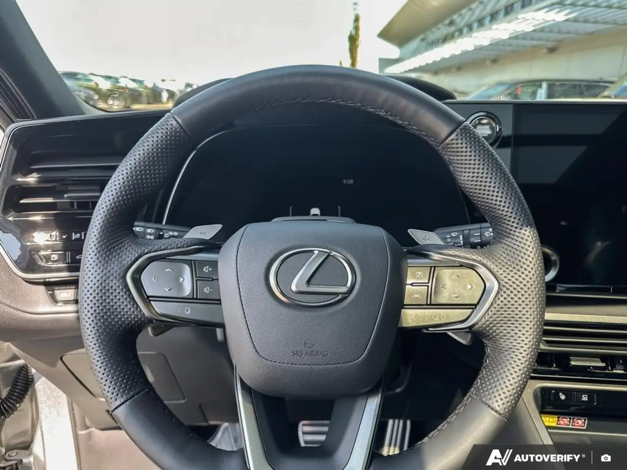 Lexus TX - Image 14