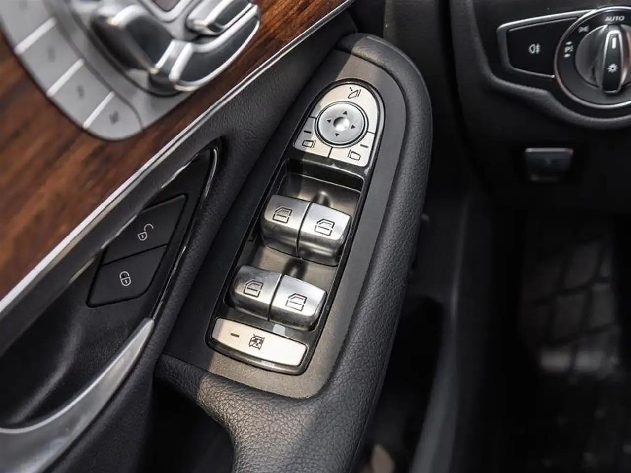 Mercedes-Benz GLC - Image 13