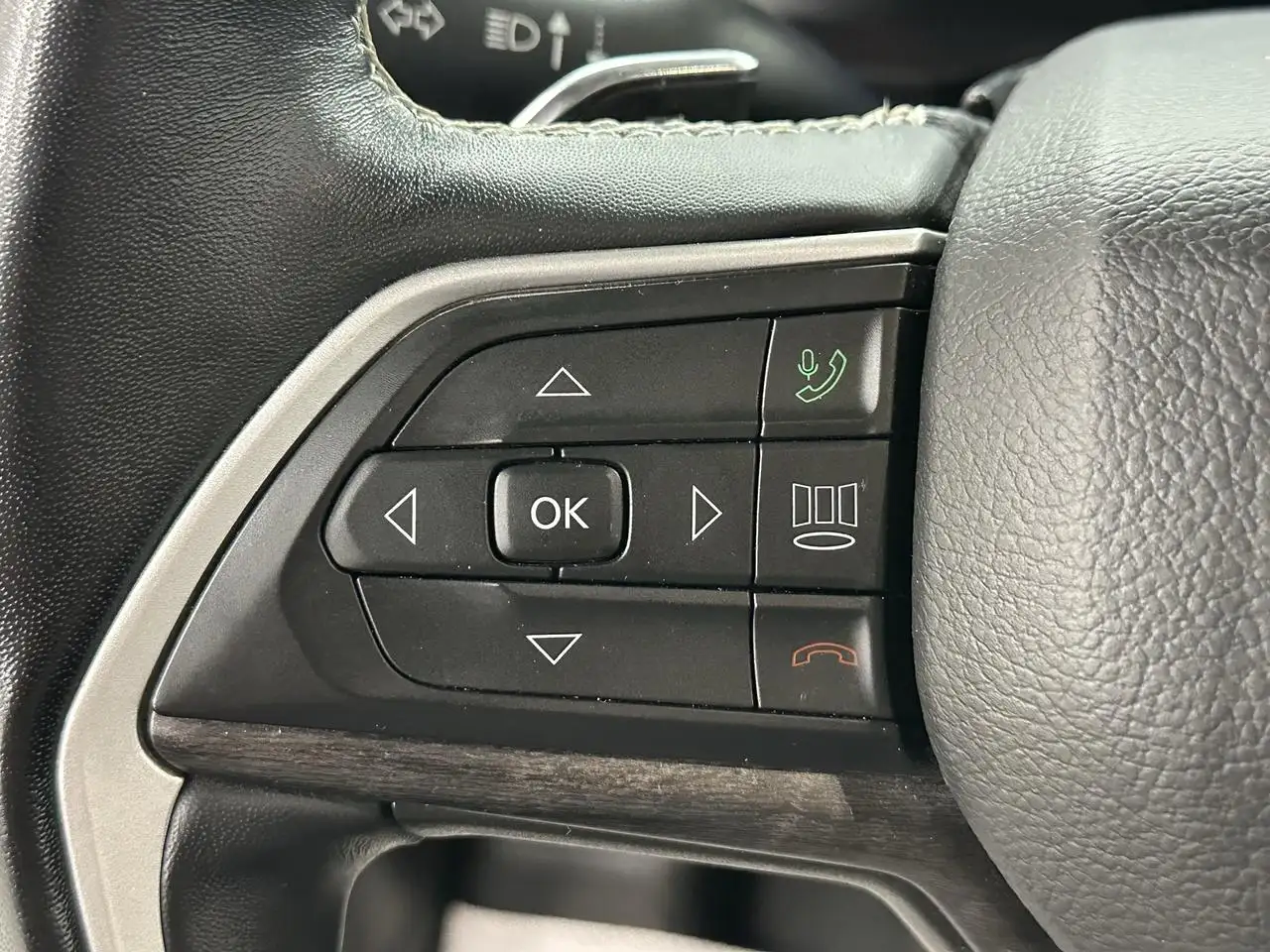 Jeep Grand Cherokee - Image 16