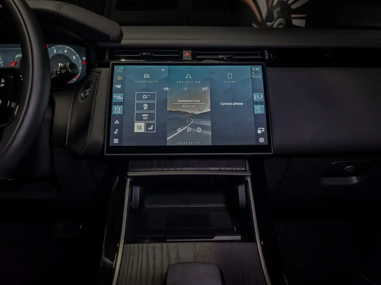 Land Rover Range Rover Velar - Image 17