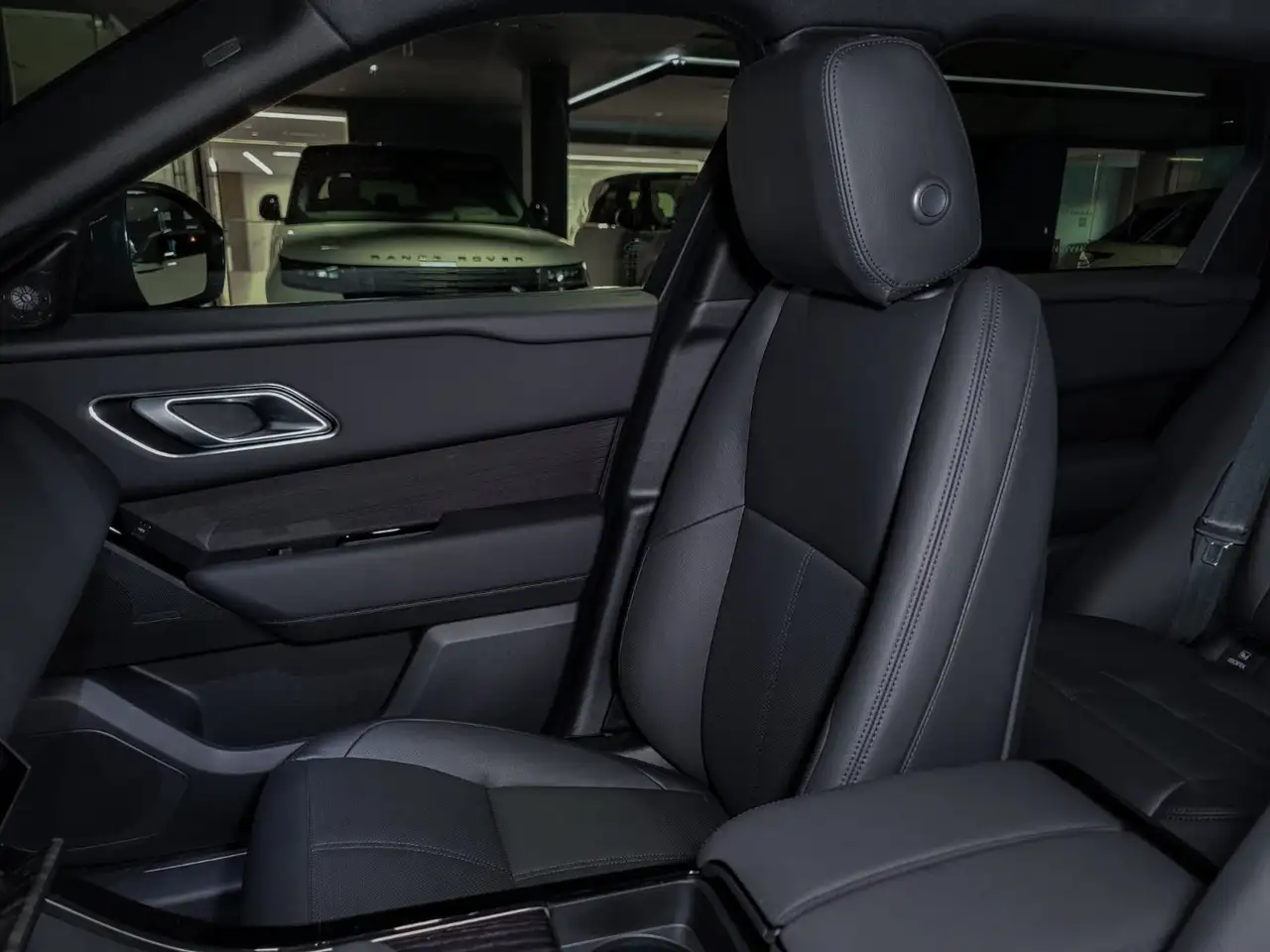 Land Rover Range Rover Velar - Image 19