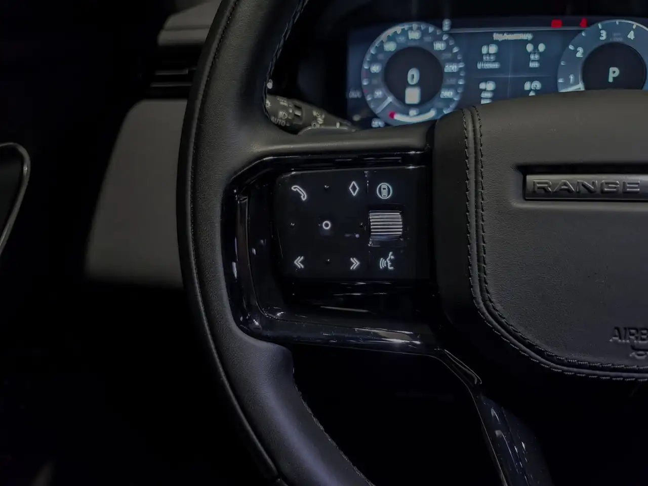 Land Rover Range Rover Velar - Image 15
