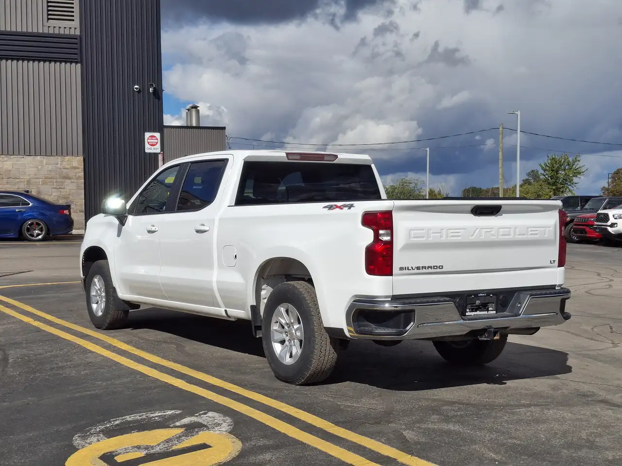 Chevrolet Silverado 1500 - Image 3
