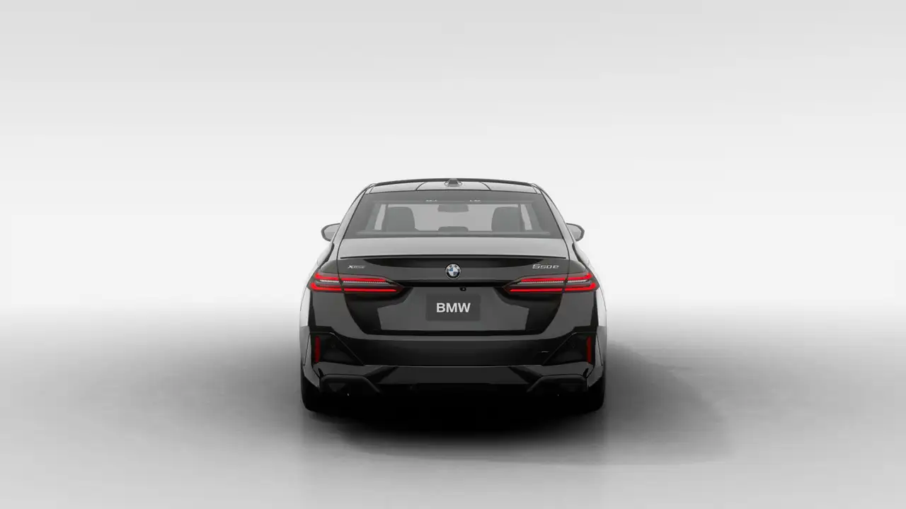 BMW 5 Series - Image 5