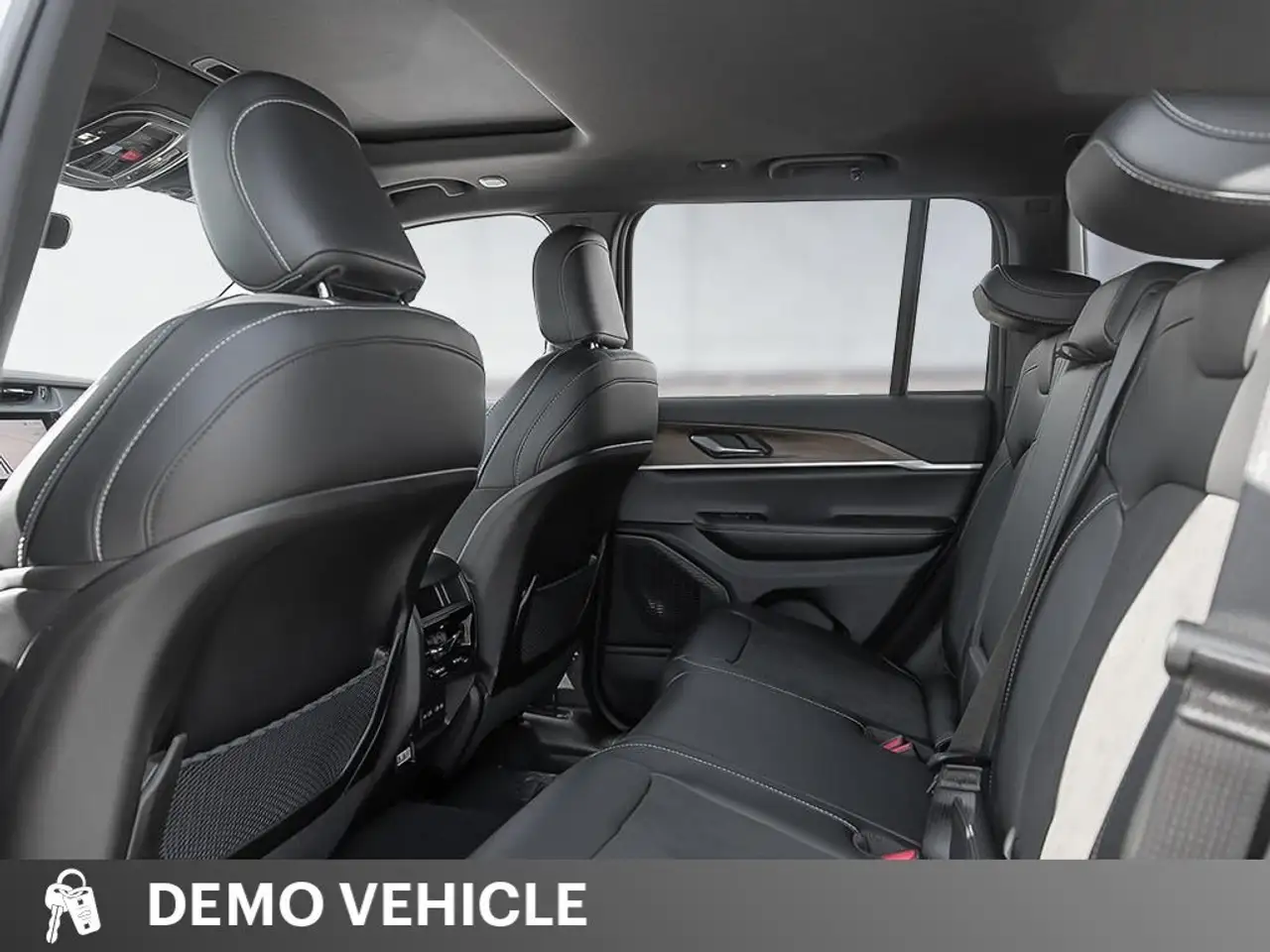 Jeep Grand Cherokee - Image 22