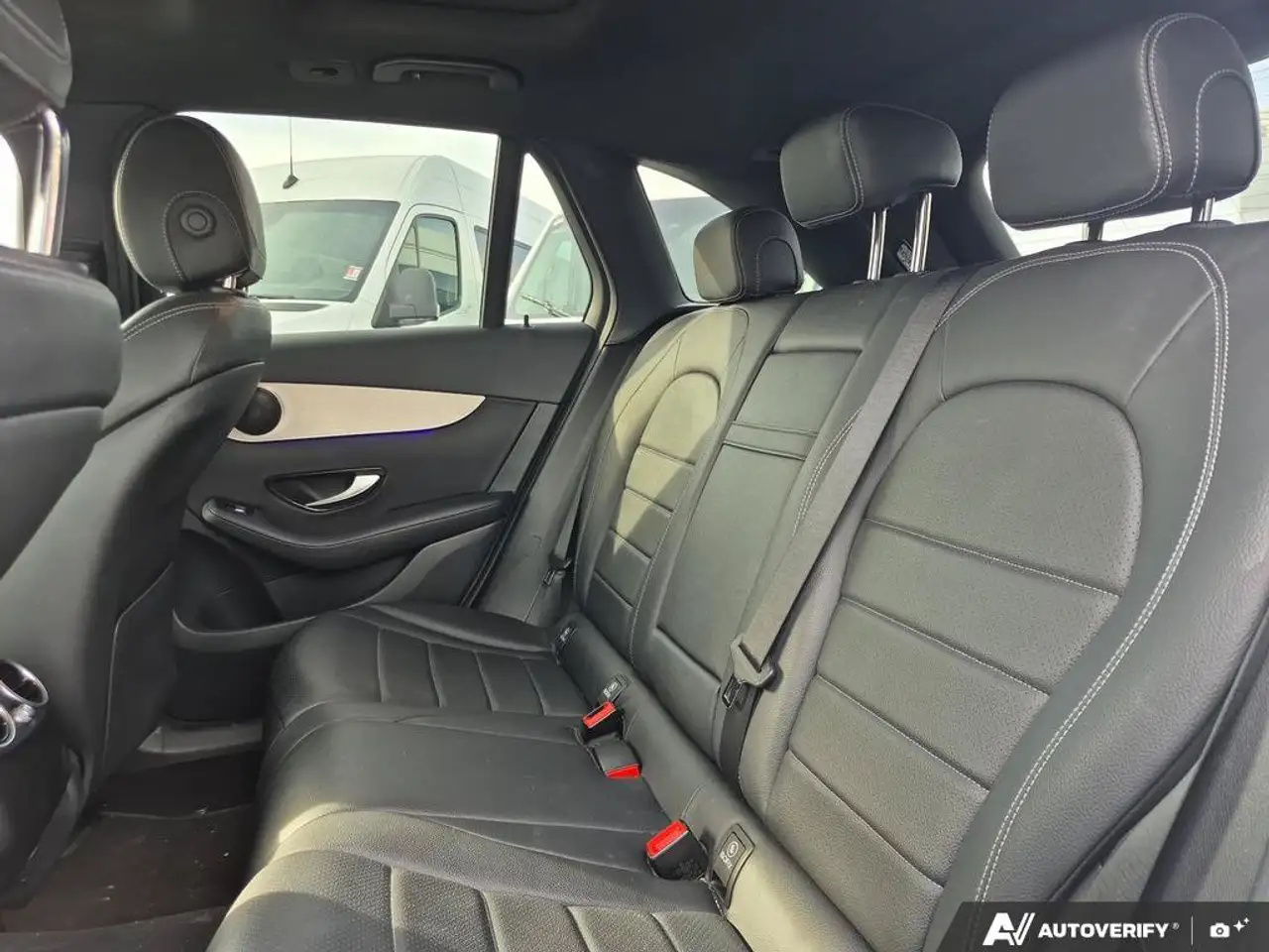Mercedes-Benz GLC - Image 21