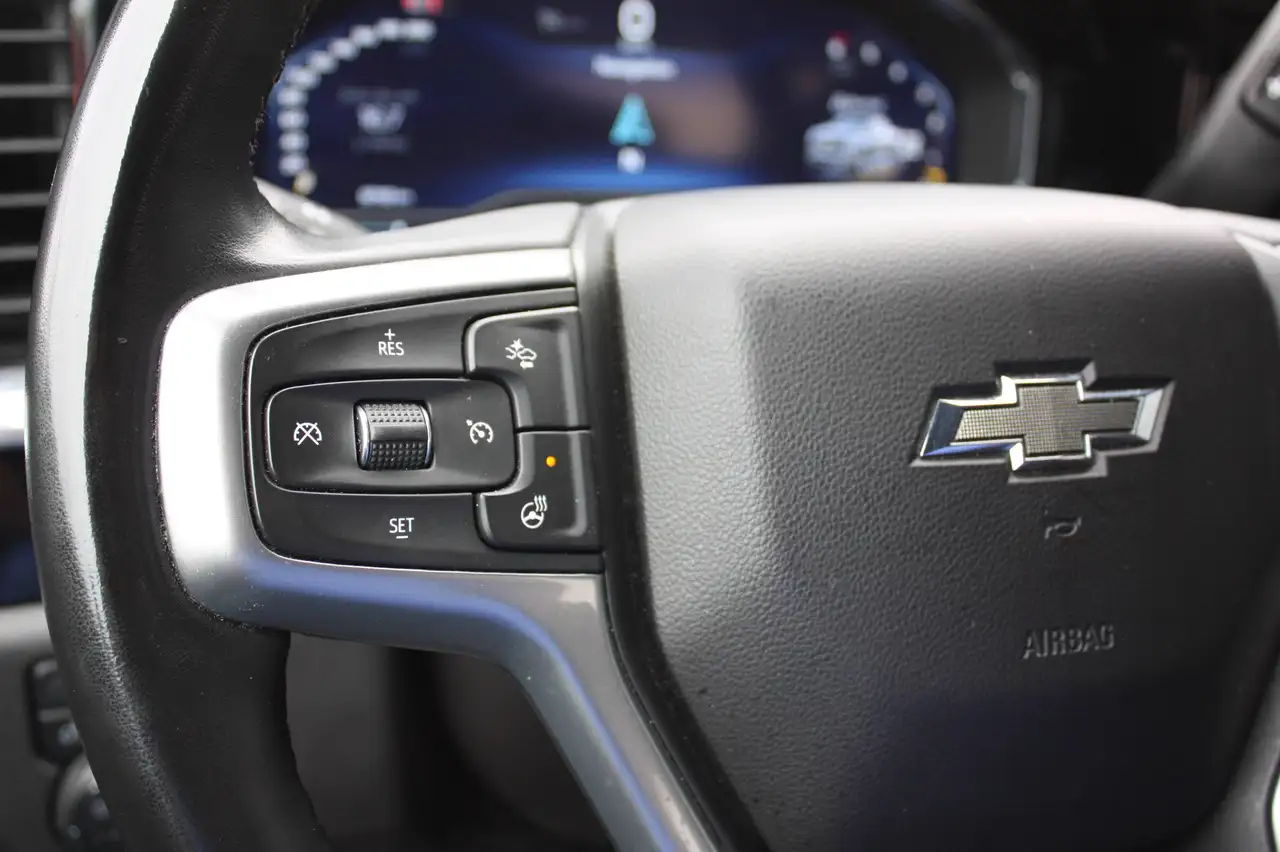 Chevrolet Silverado 1500 - Image 11