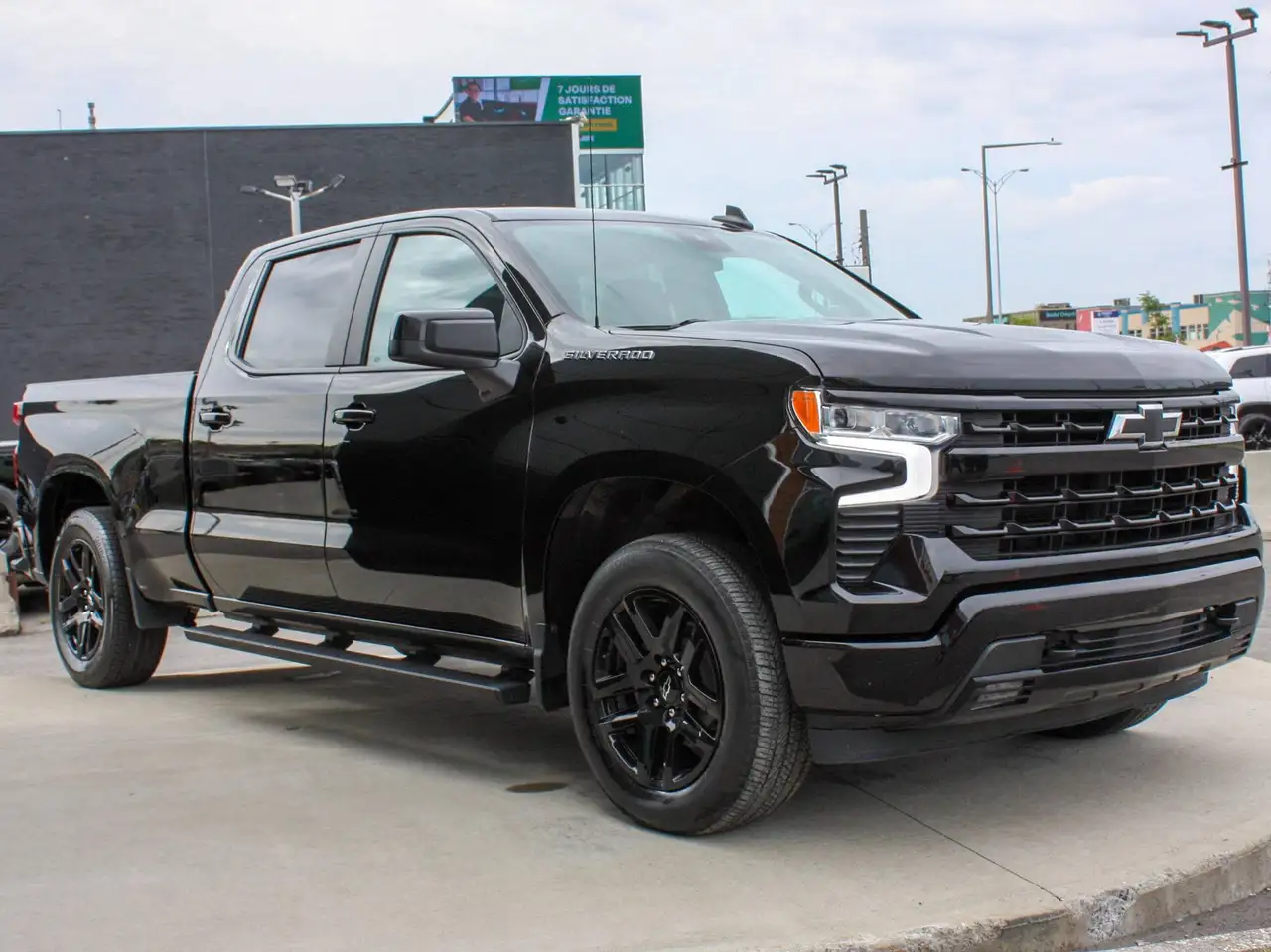Chevrolet Silverado 1500 - Image 2