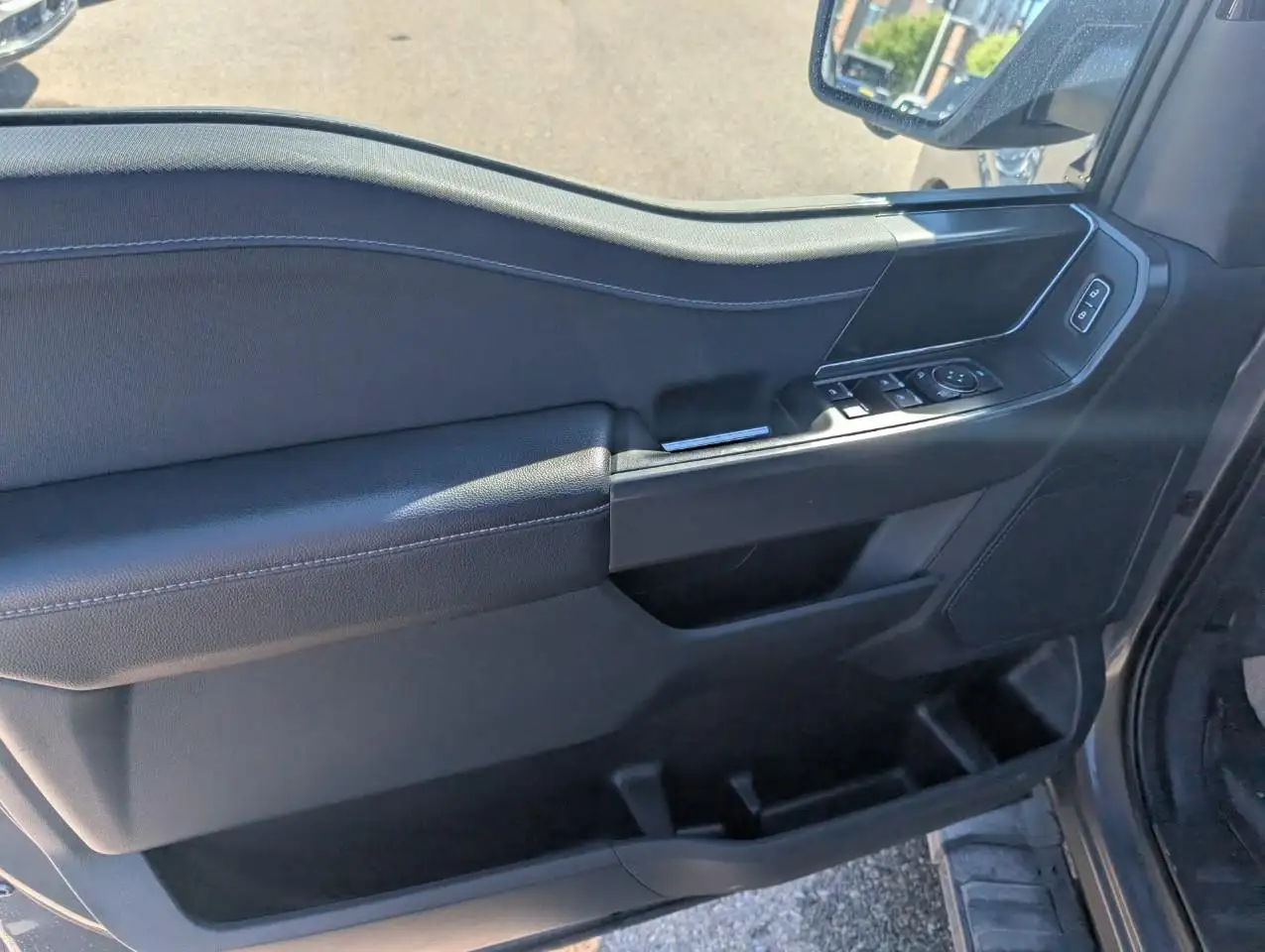 Ford F-150 - Image 19
