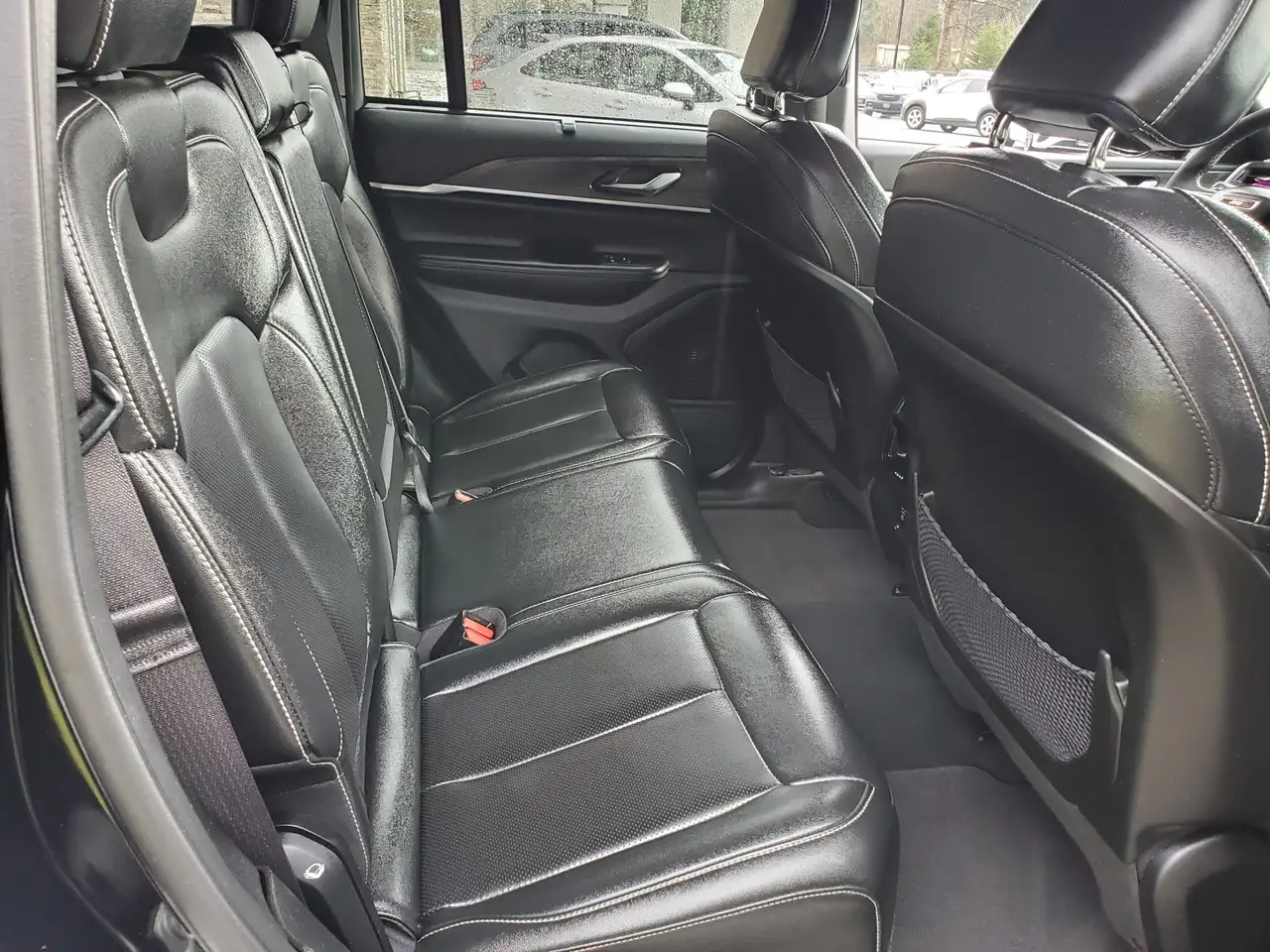 Jeep Grand Cherokee - Image 13