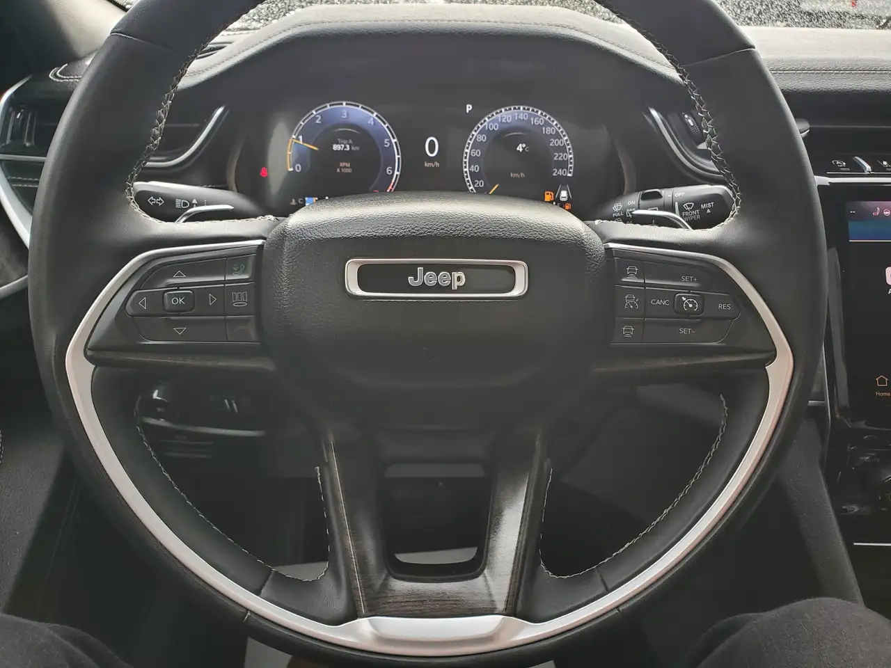 Jeep Grand Cherokee - Image 18