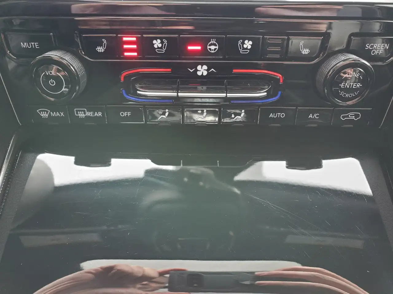 Jeep Grand Cherokee - Image 25
