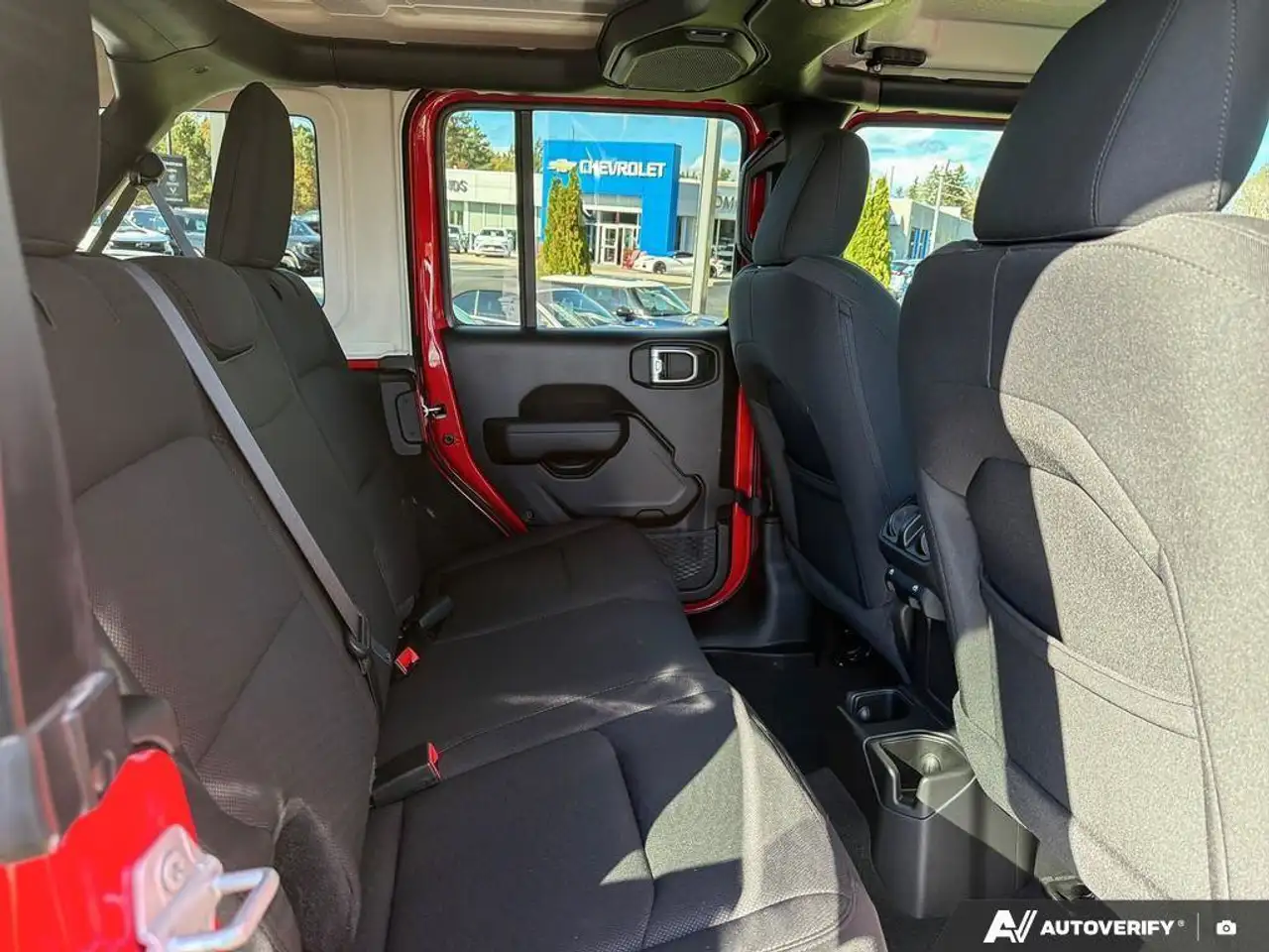 Jeep Wrangler - Image 25