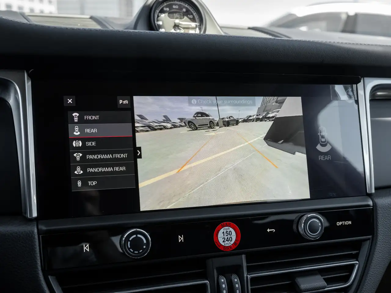 Porsche Macan - Image 16