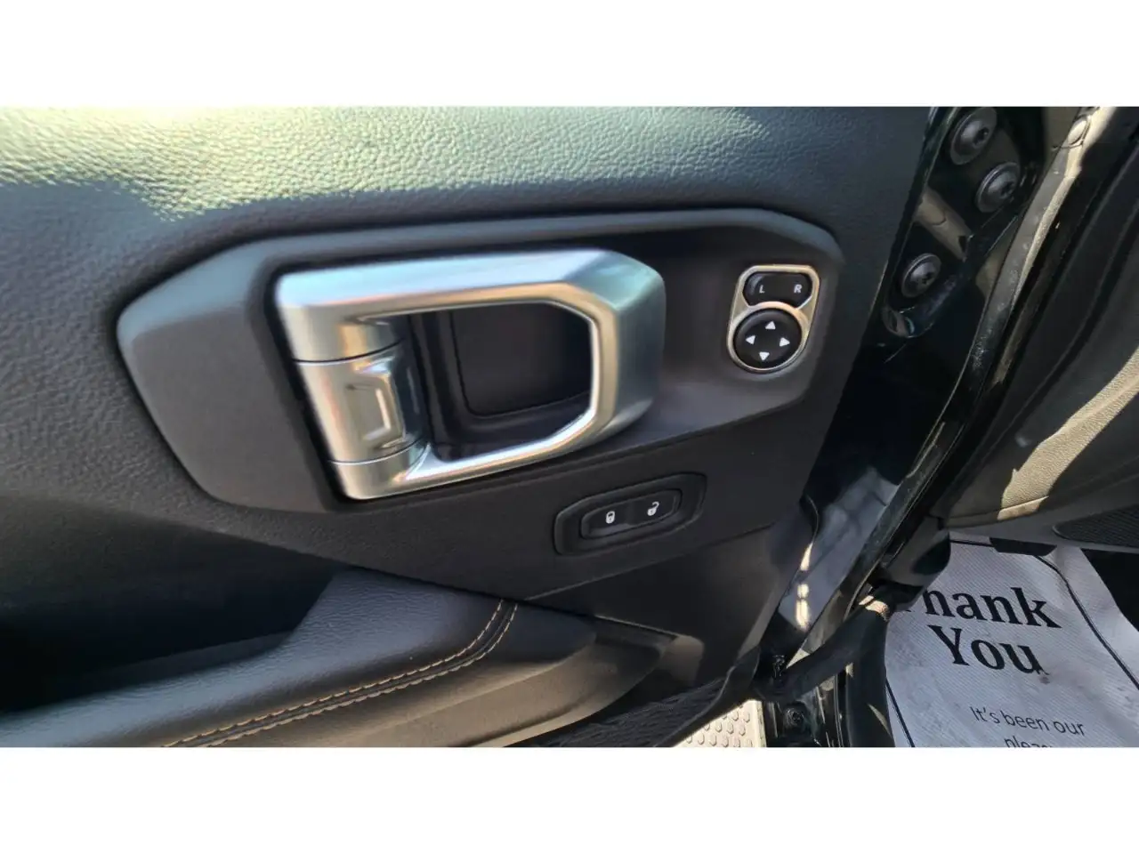 Jeep Wrangler - Image 18