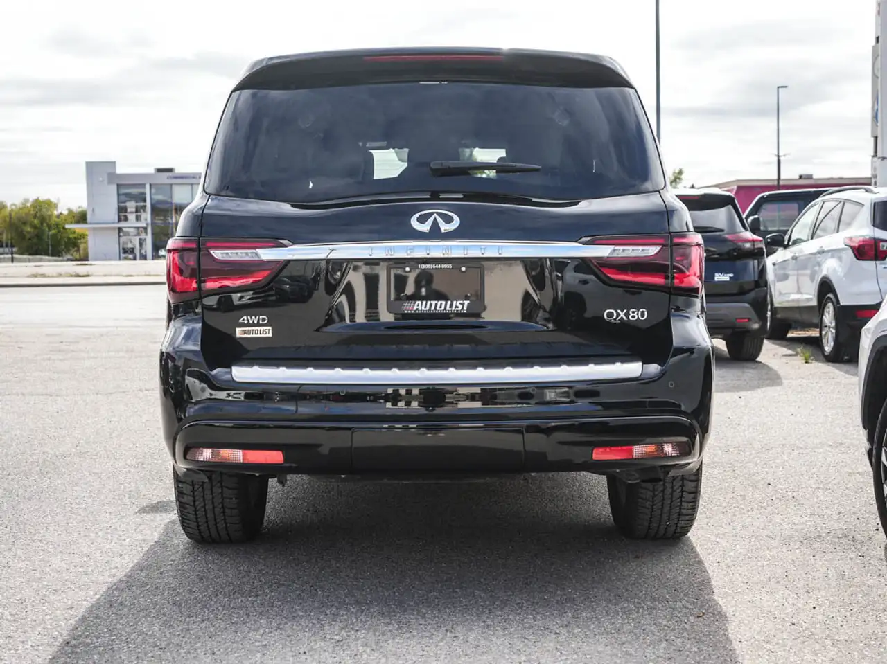 Infiniti QX80 - Image 9