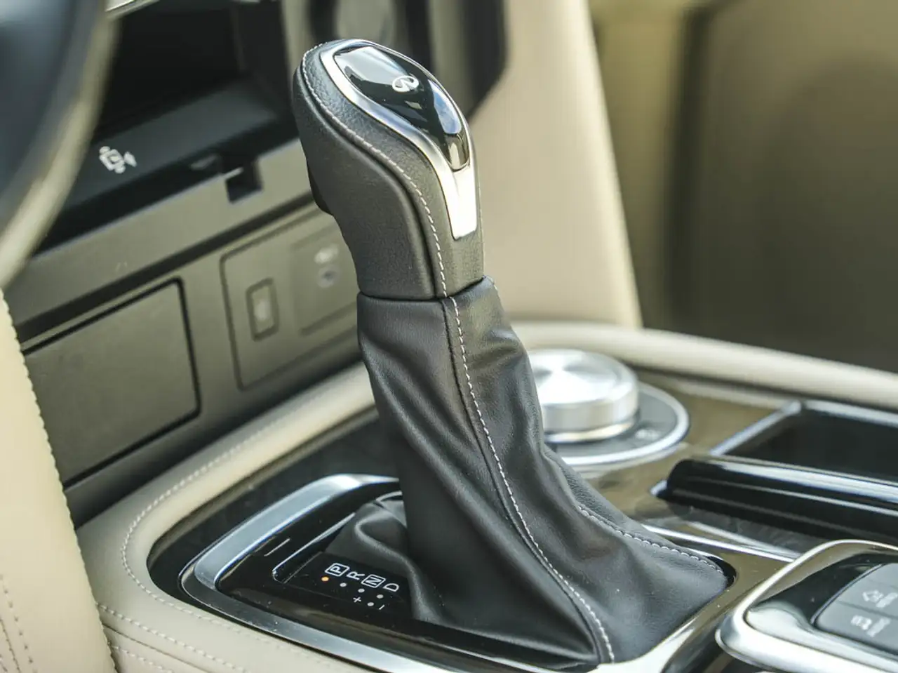 Infiniti QX80 - Image 11
